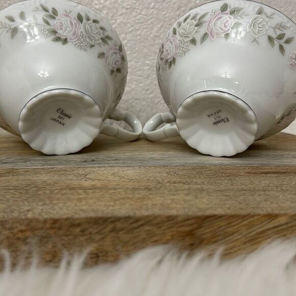 Vintage Sheffield Fine China 2 Tea Cups Classic 501 Pattern - Picture 7 of 7